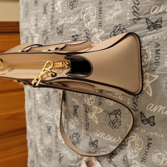 Beautiful Michael Kors pink Selma leather bag - Picture 3 of 8